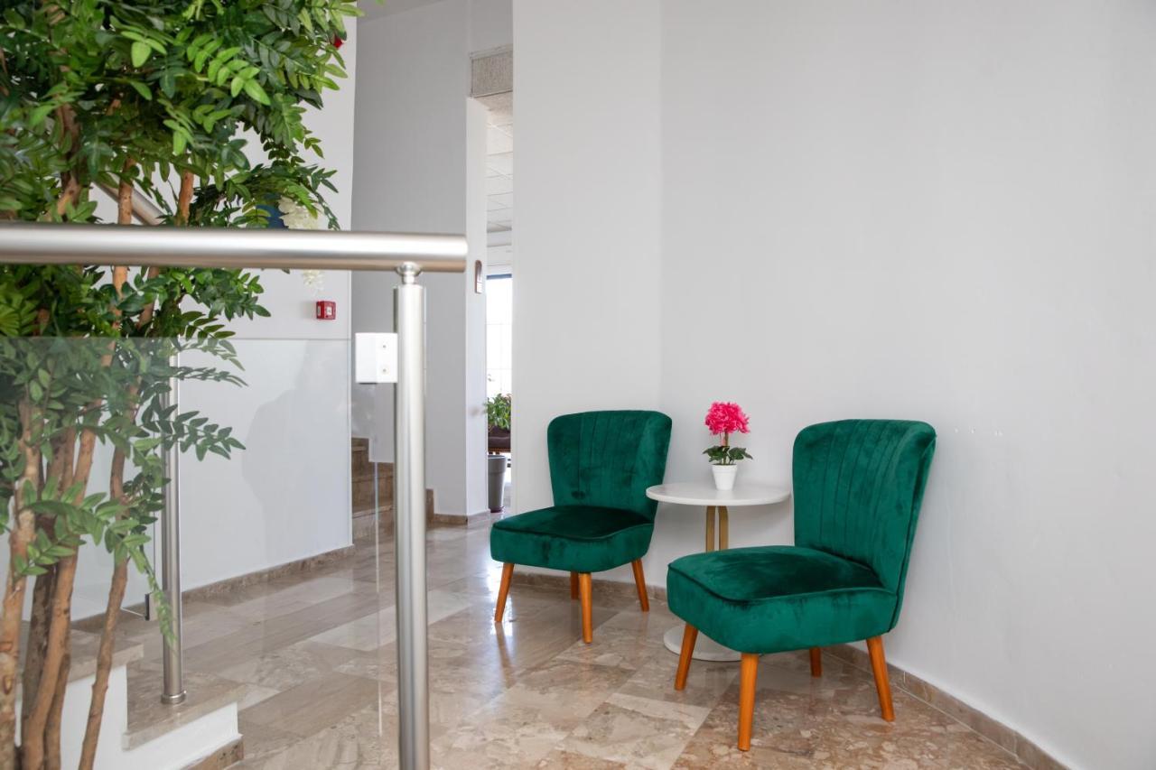 Sea Breeze Hotel Mastihari Exterior photo