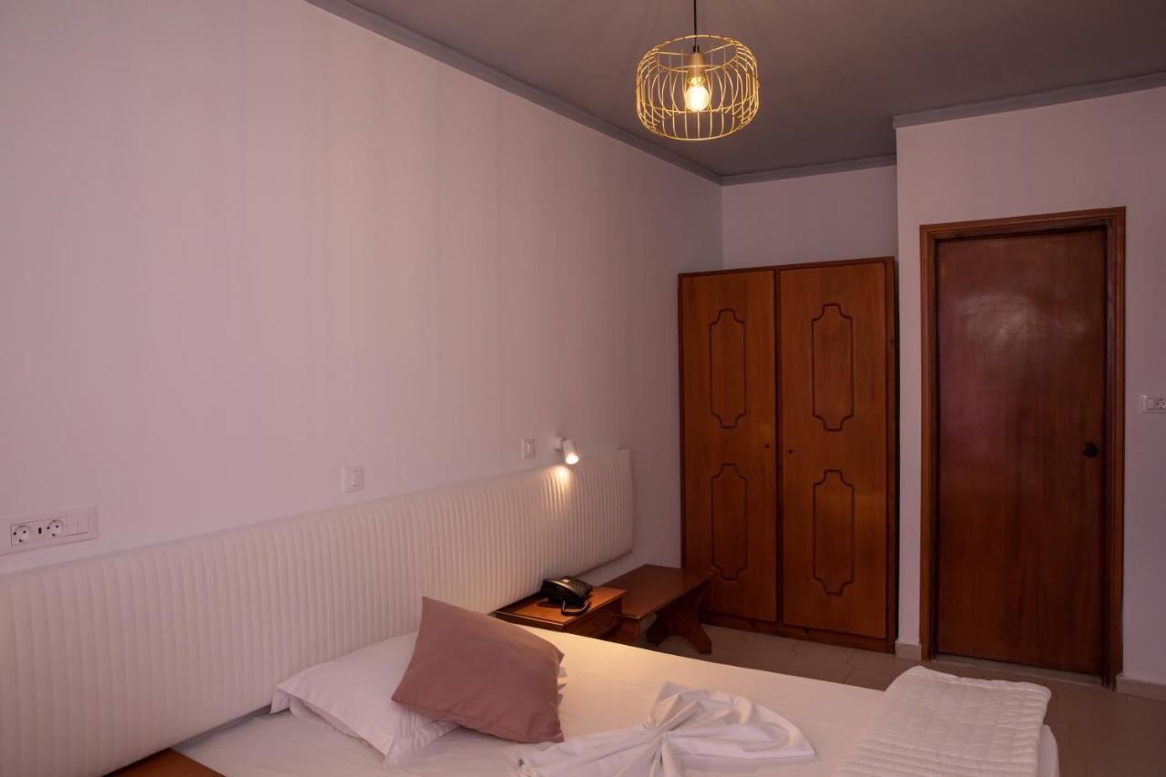 Sea Breeze Hotel Mastihari Exterior photo